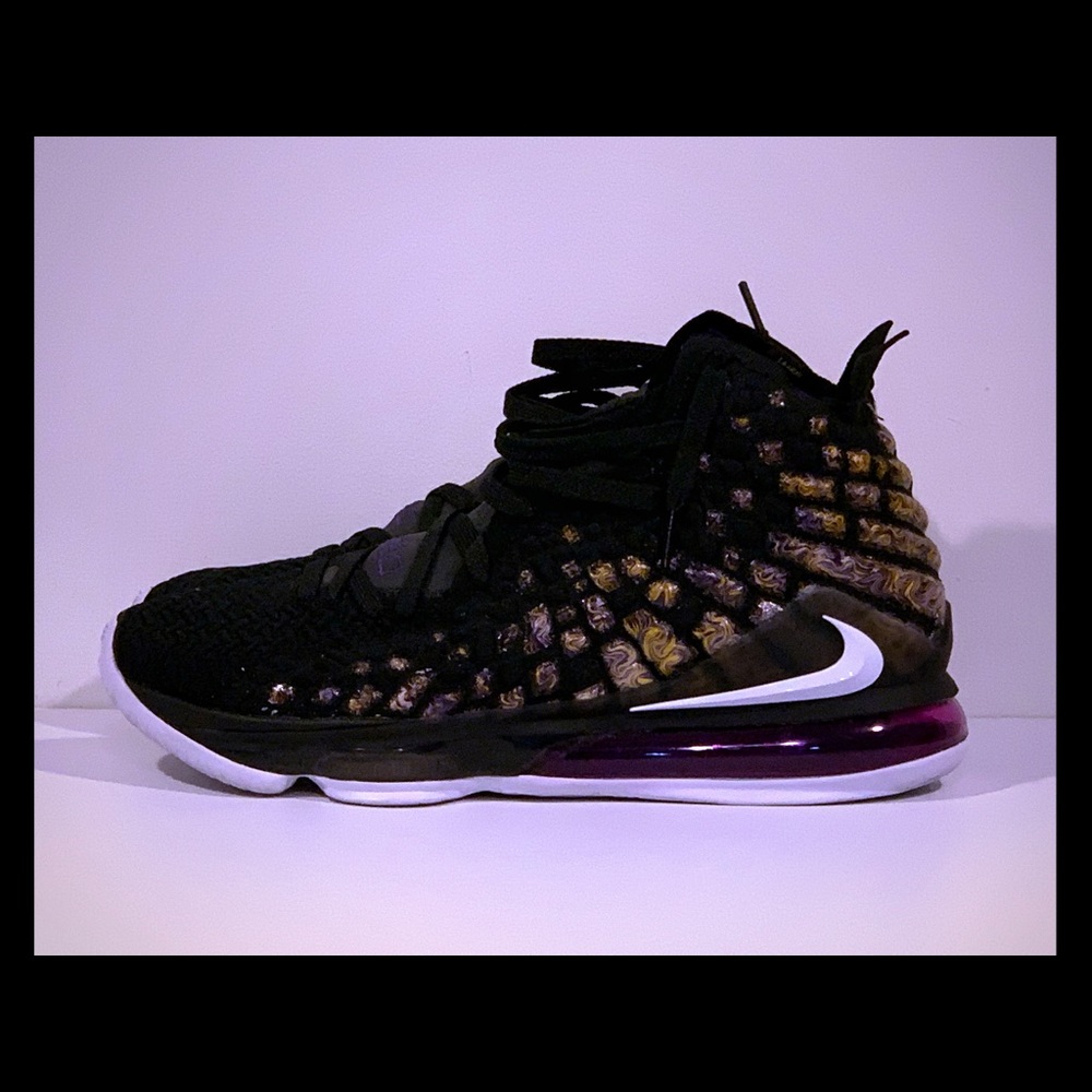 Nike LeBron 17 Lakers